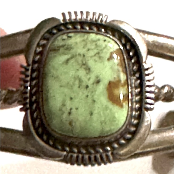 Signed - Spencer, Navajo. Vintage Sterling Silver “Carico Lake” Turquoise Cuff - Picture 3 of 14